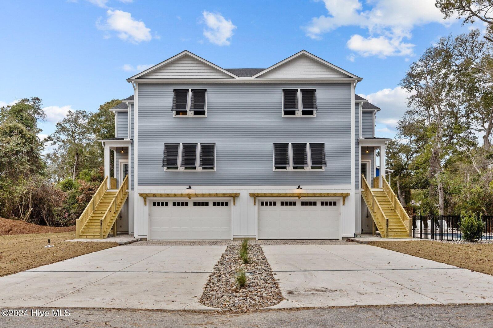 Property Photo:  331 Live Oak Street North  NC 28594 