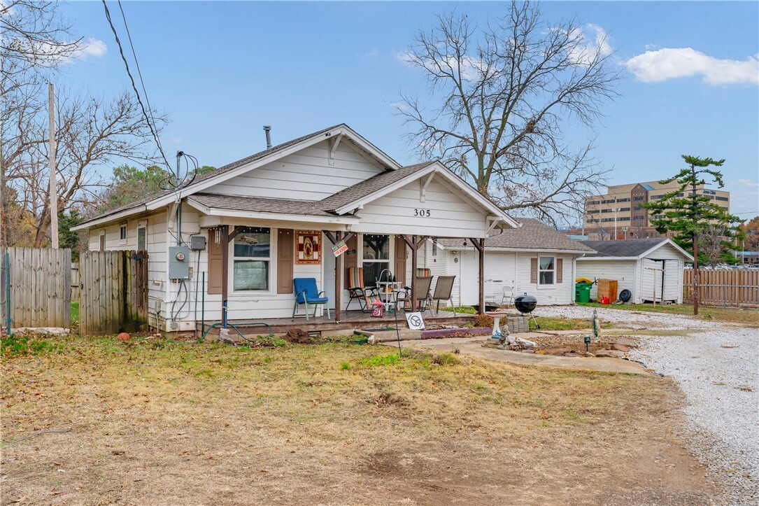 Property Photo:  305 Deaver Street  AR 72764 