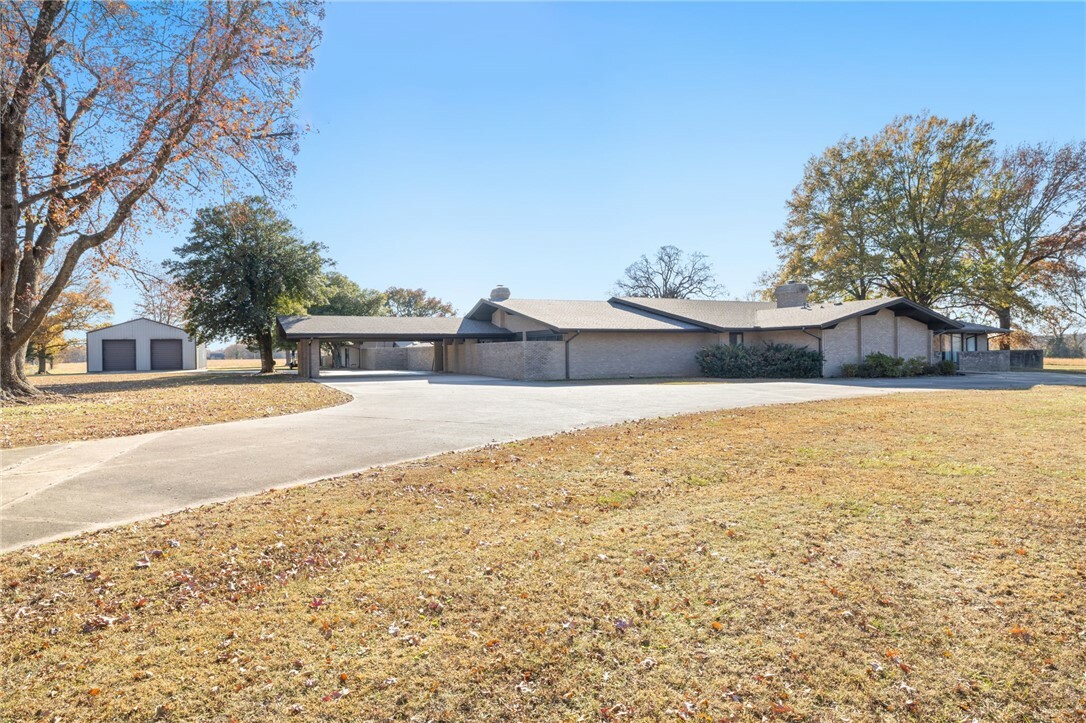 Property Photo:  305 Irving Street  AR 72736 