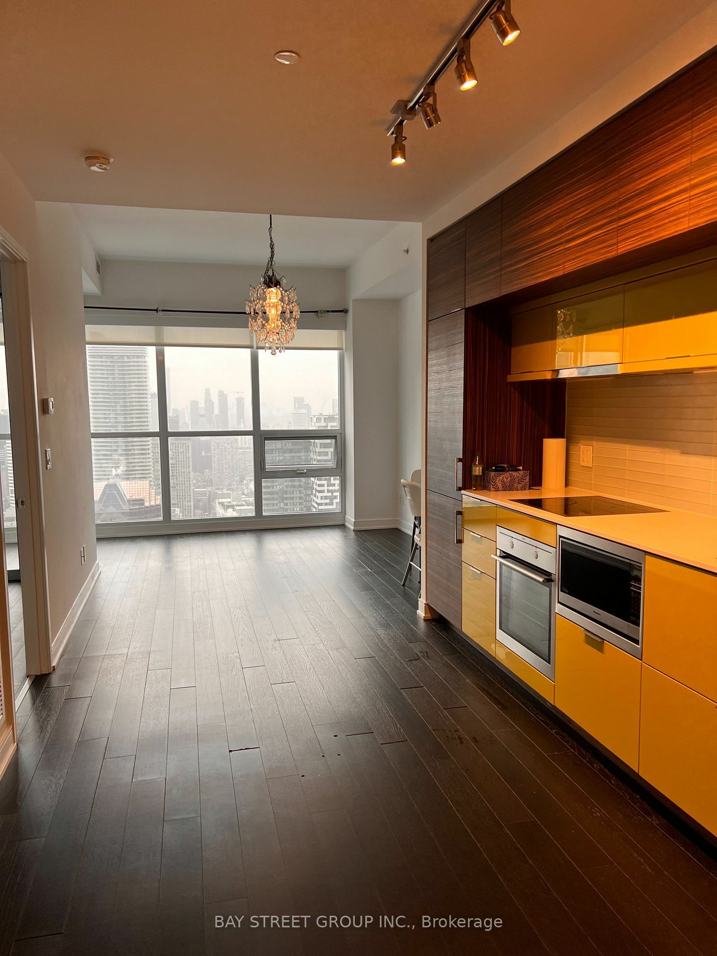 Property Photo:  88 Scott St 5203  ON M5E 0A9 