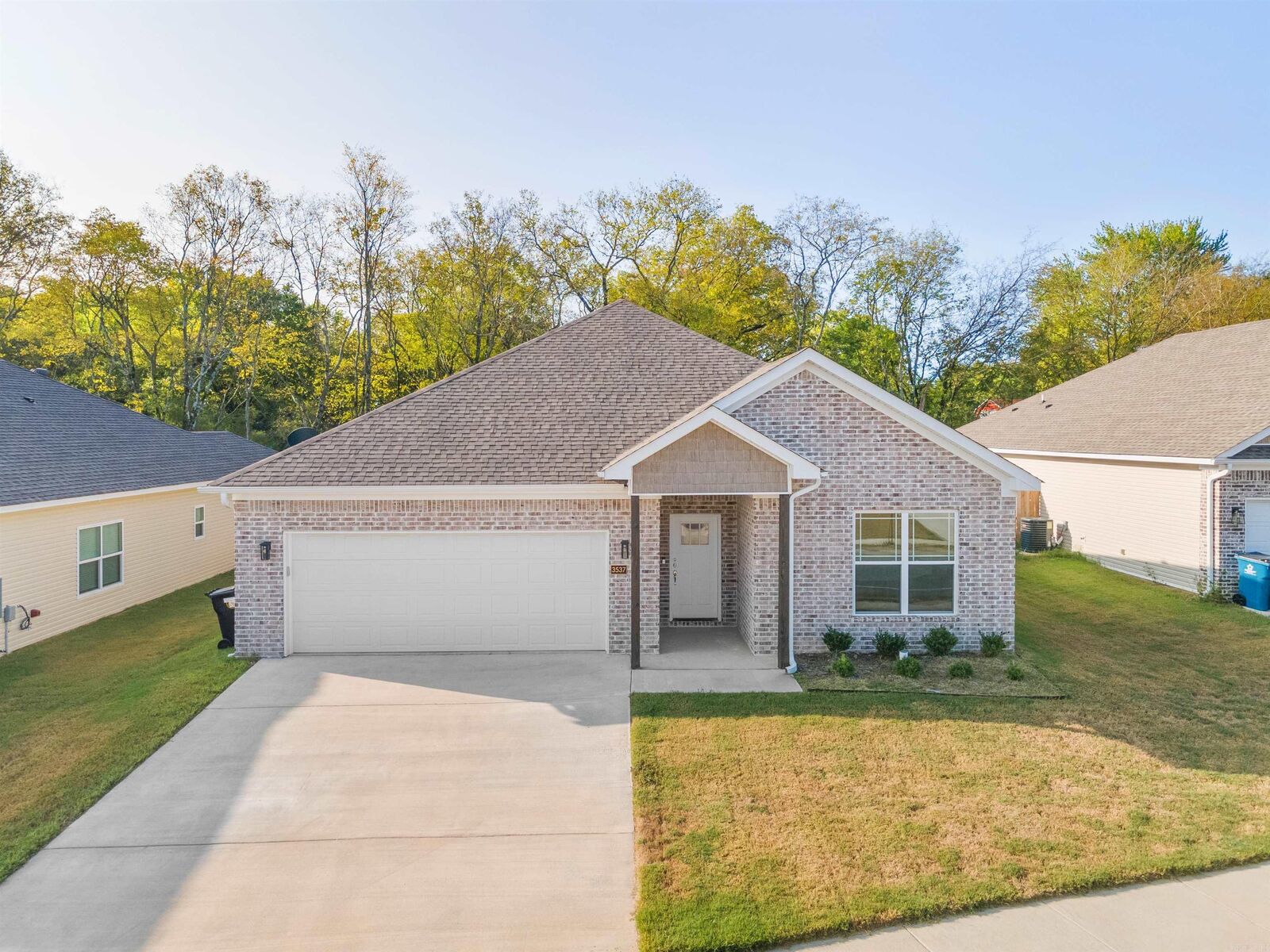 Property Photo: 3537 Village Walk Drive AR 72022