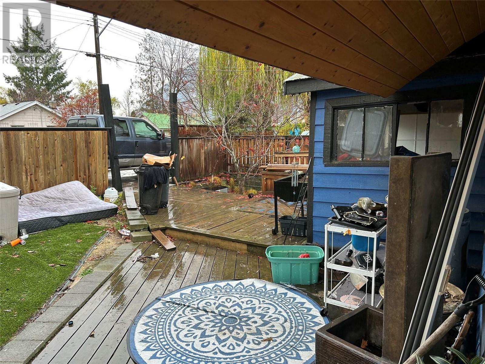 Property Photo:  7290 51 Street Northeast  BC V0E 1K0 