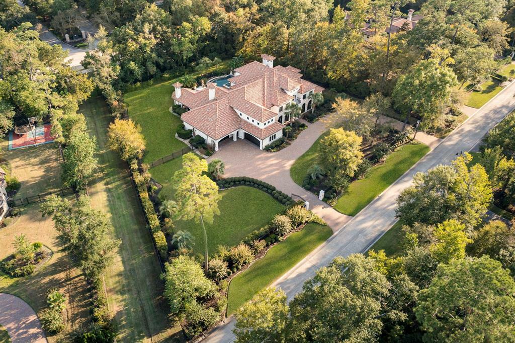 Property Photo: 30 Legato Way TX 77382