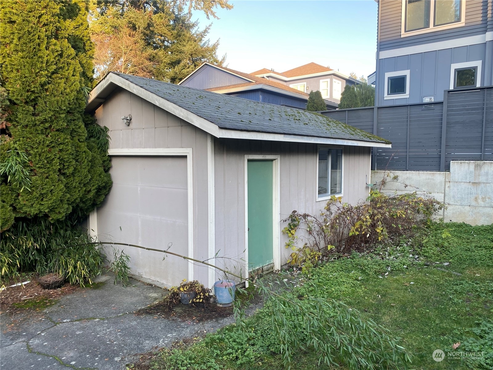 Property Photo:  1708  2nd Avenue N  WA 98109 