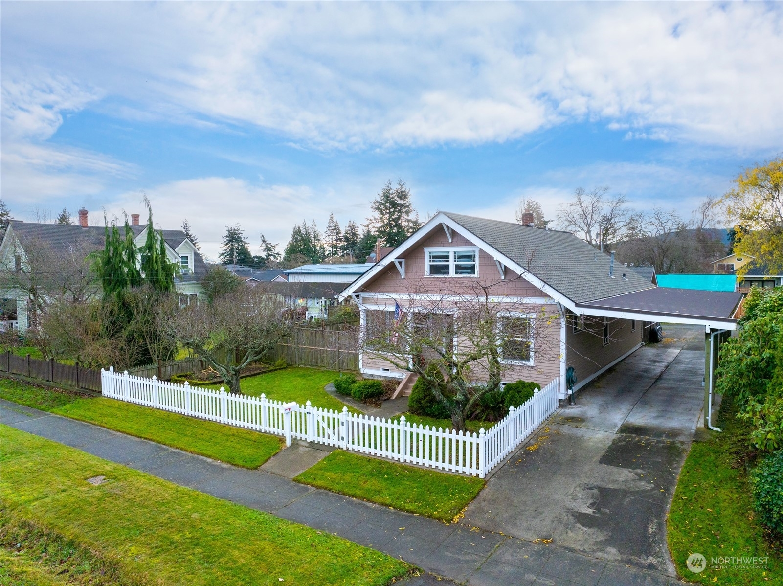 Property Photo:  1515  12th Street  WA 98221 