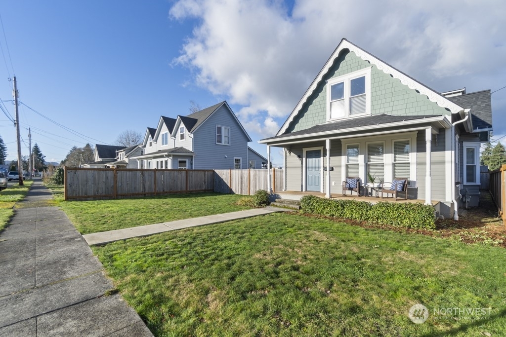 Property Photo:  313  Short Columbia Street  WA 98272 