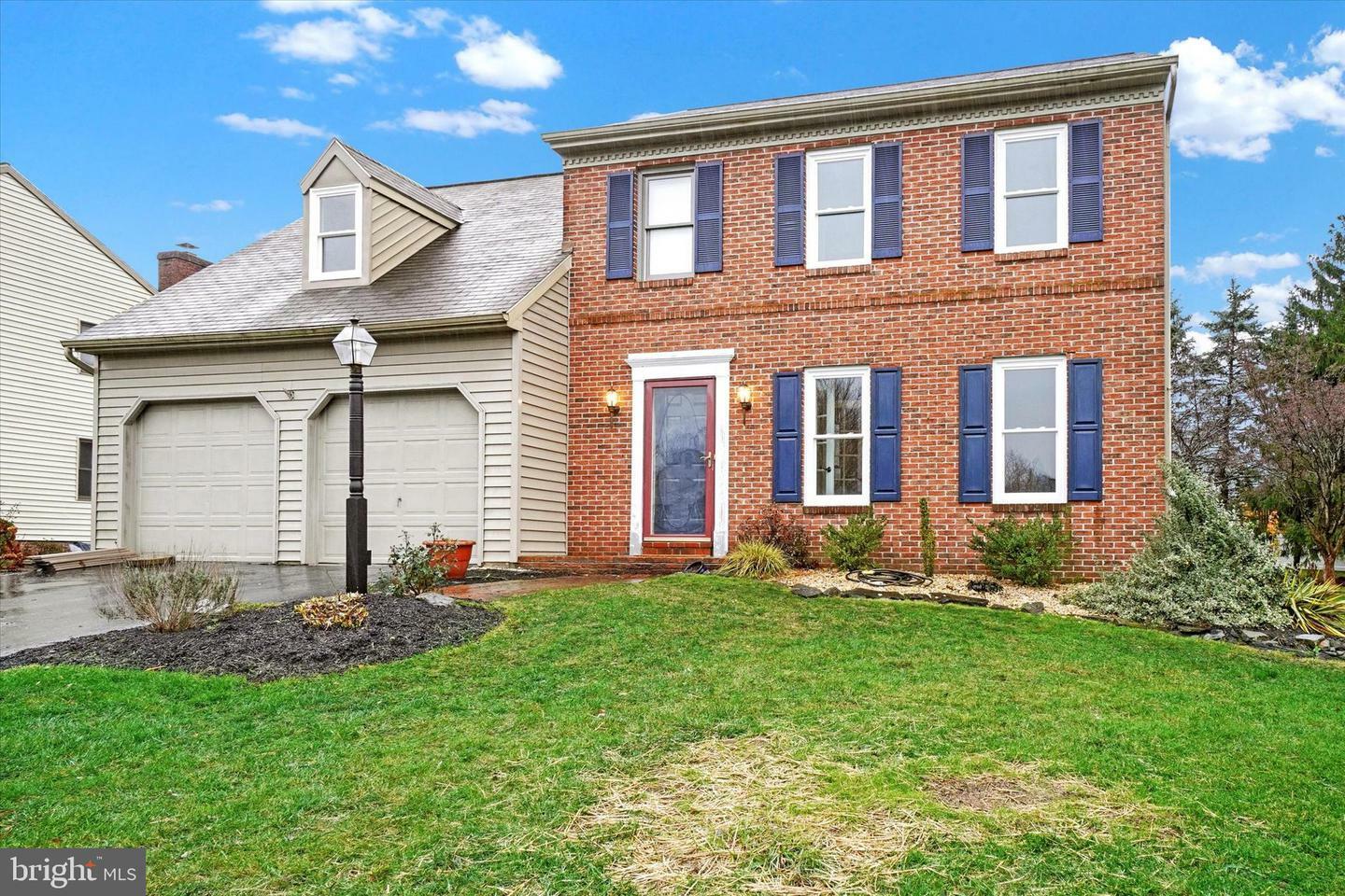 Property Photo:  18 Teakwood Circle  PA 17022 