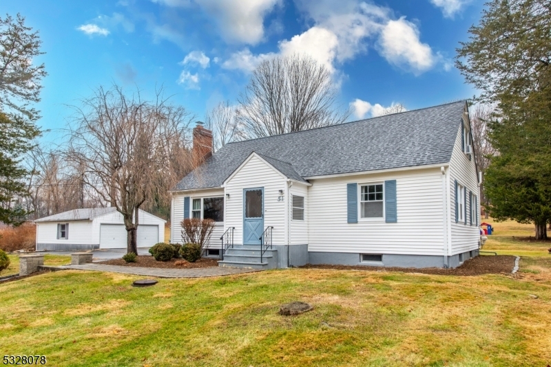 Property Photo:  51 Schoolhouse Rd  NJ 07869 