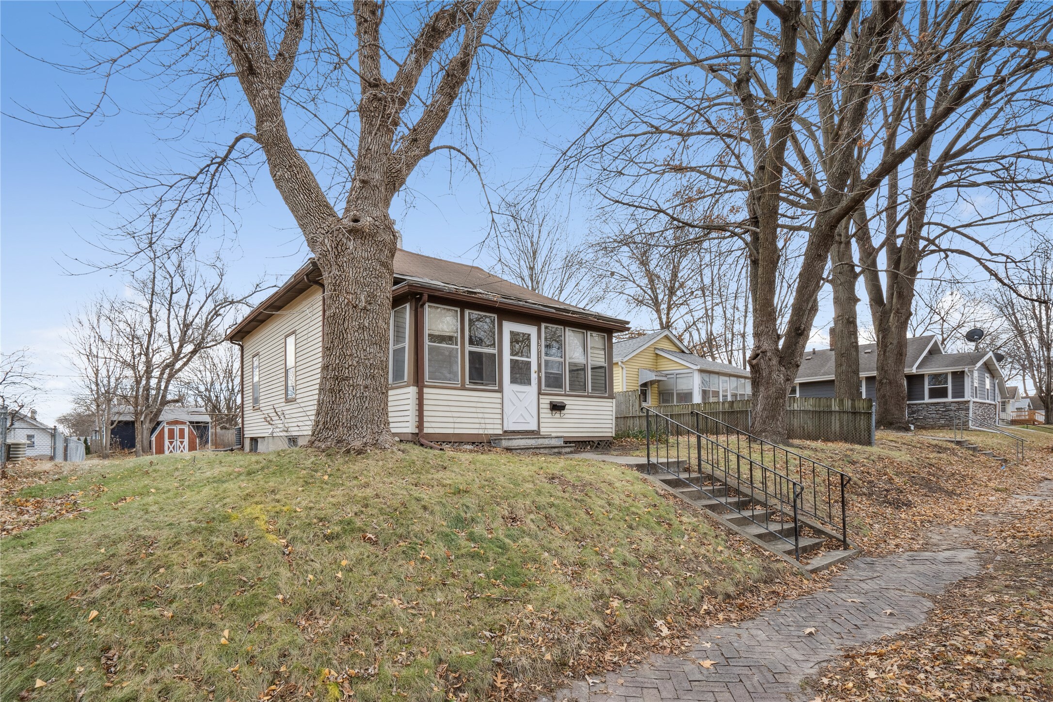 Property Photo:  3911 8th Street  IA 50313 