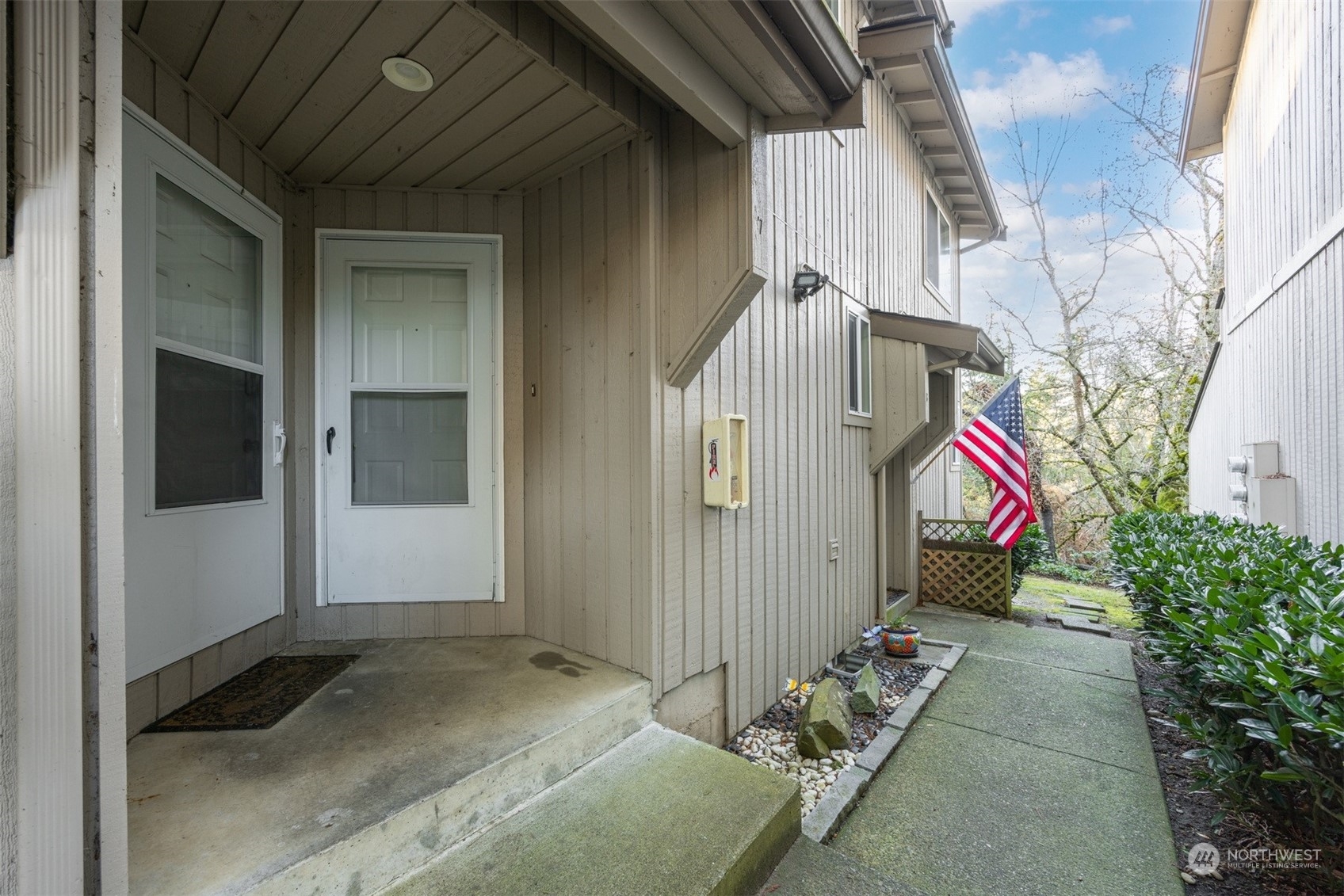 Property Photo:  1305 W Clearbrook 7  WA 98229 