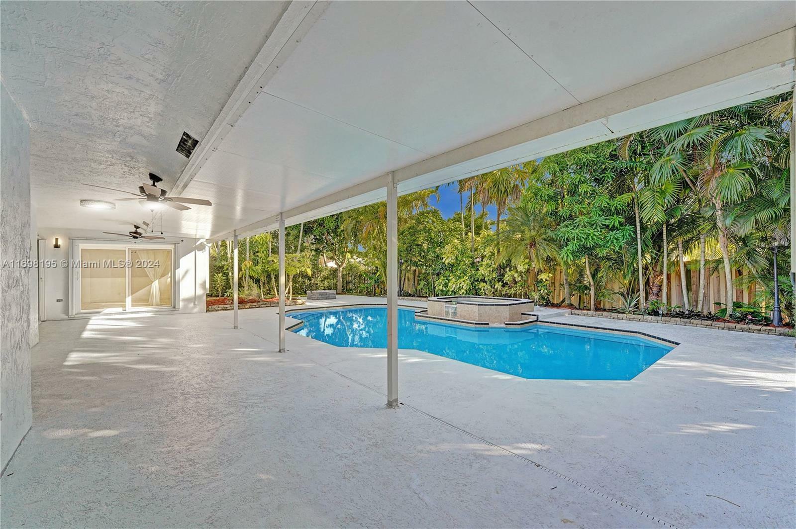 Property Photo:  500 Greaton Ave  FL 33325 