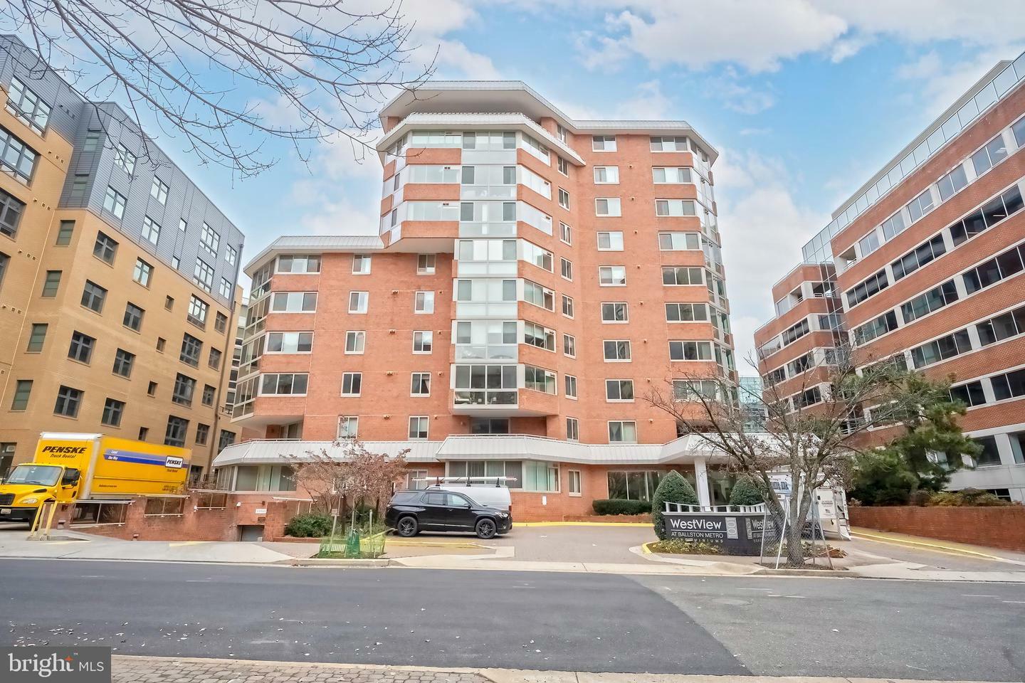 Property Photo: 1001 N Vermont Street N 311 VA 22201