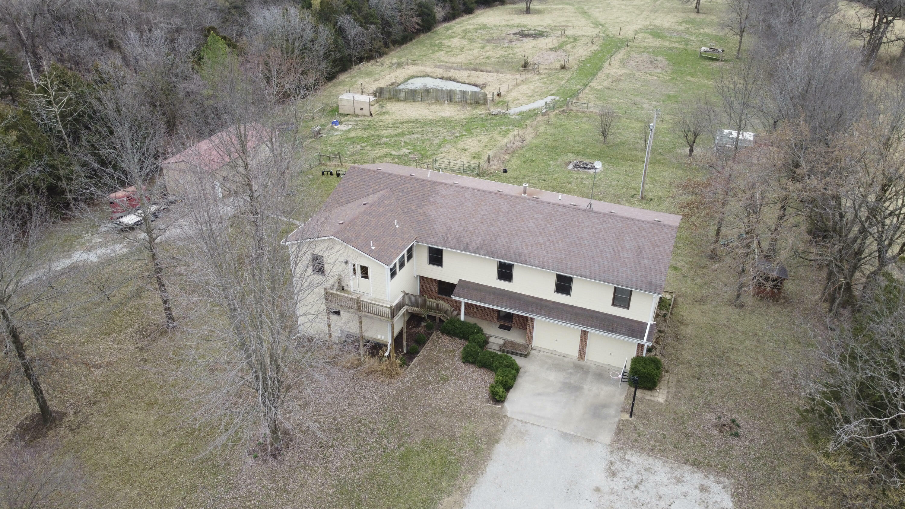 Property Photo: 12500 W Rocheport Gravel Rd MO 65279