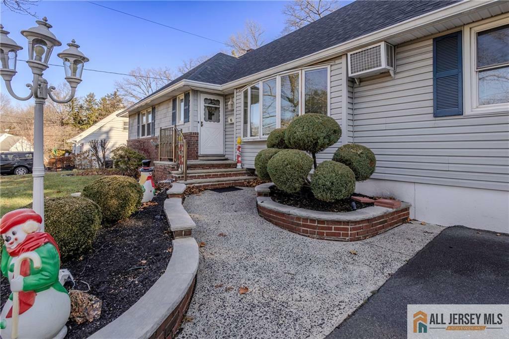 Property Photo:  81 Farms Circle  NJ 08816 