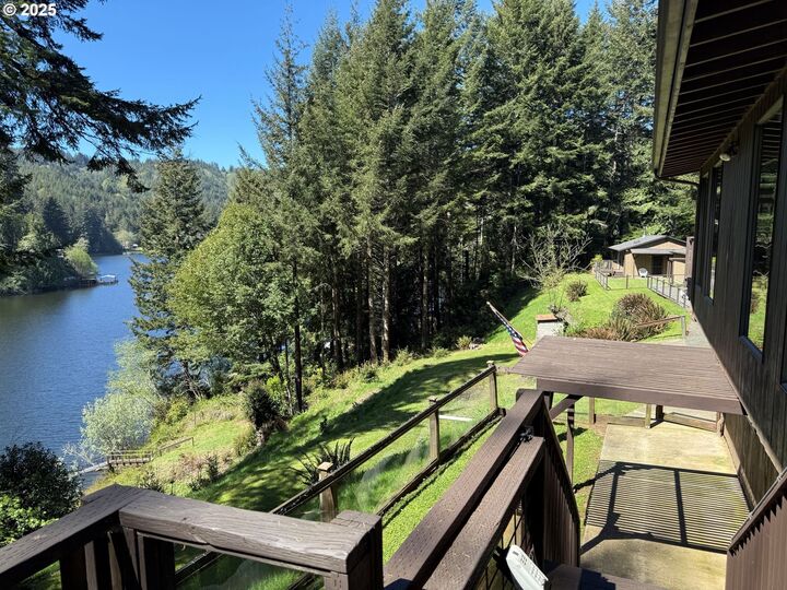 Property Photo: 70772 Majestic Shores Rd OR 97459