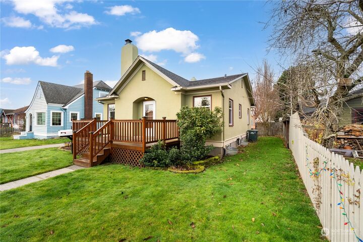 Property Photo:  2521  Dean Avenue  WA 98225 