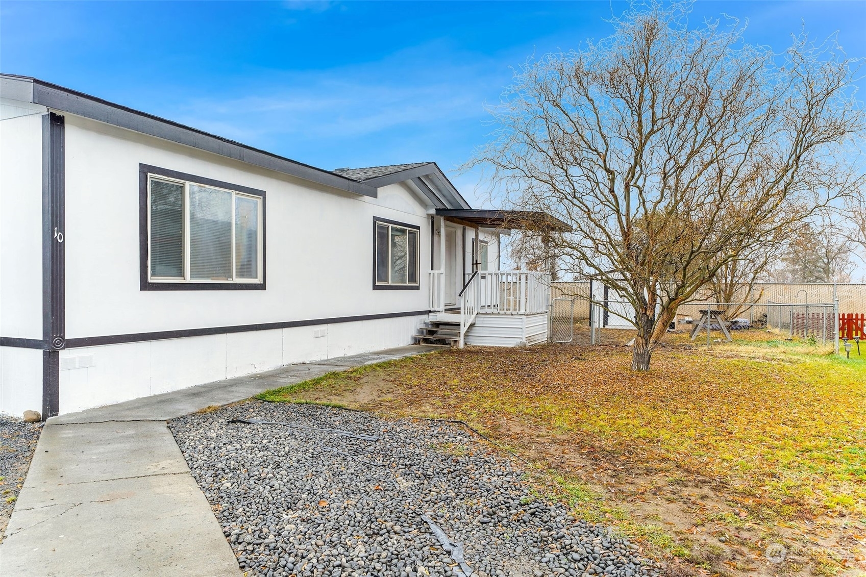 Property Photo:  4000 NE Longview Street NE 10  WA 98837 