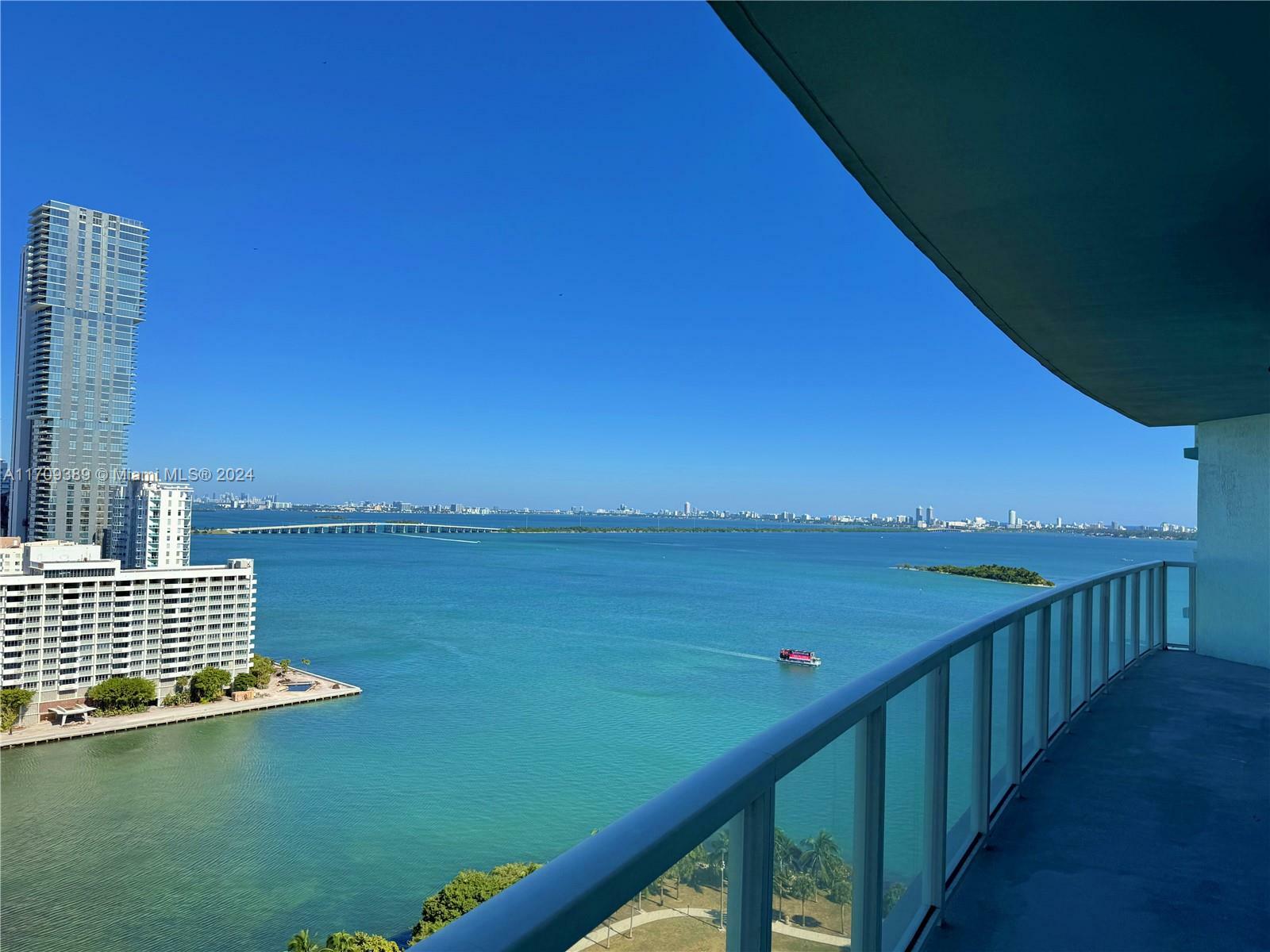 Property Photo:  1900 N Bayshore Dr 2104  FL 33132 