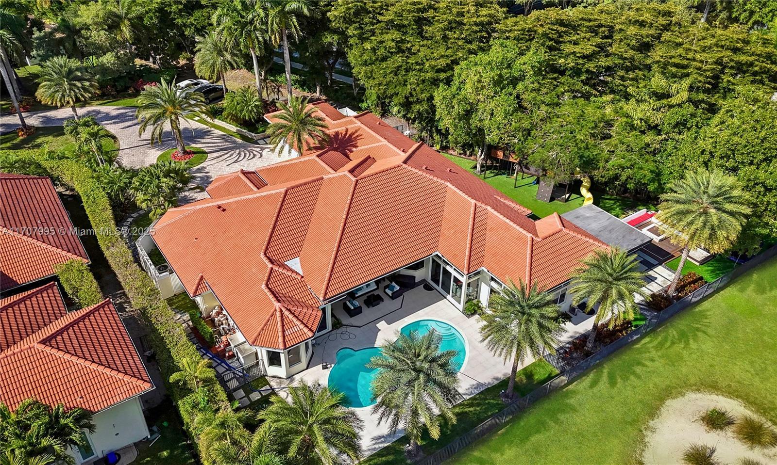 Property Photo:  2445 Provence Cir  FL 33327 