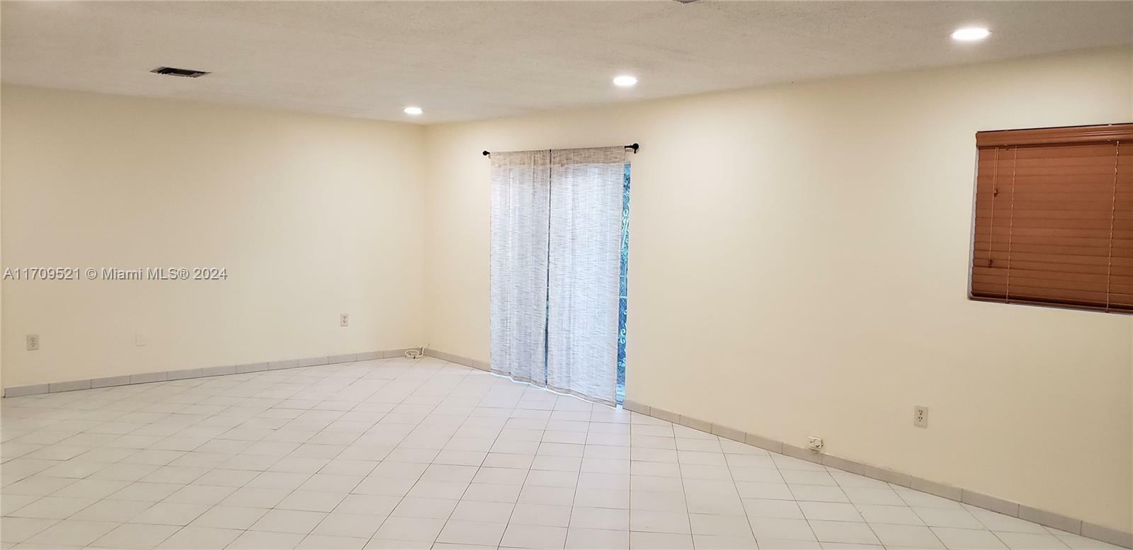 Property Photo:  1240 La Mancha Ave  FL 33134 