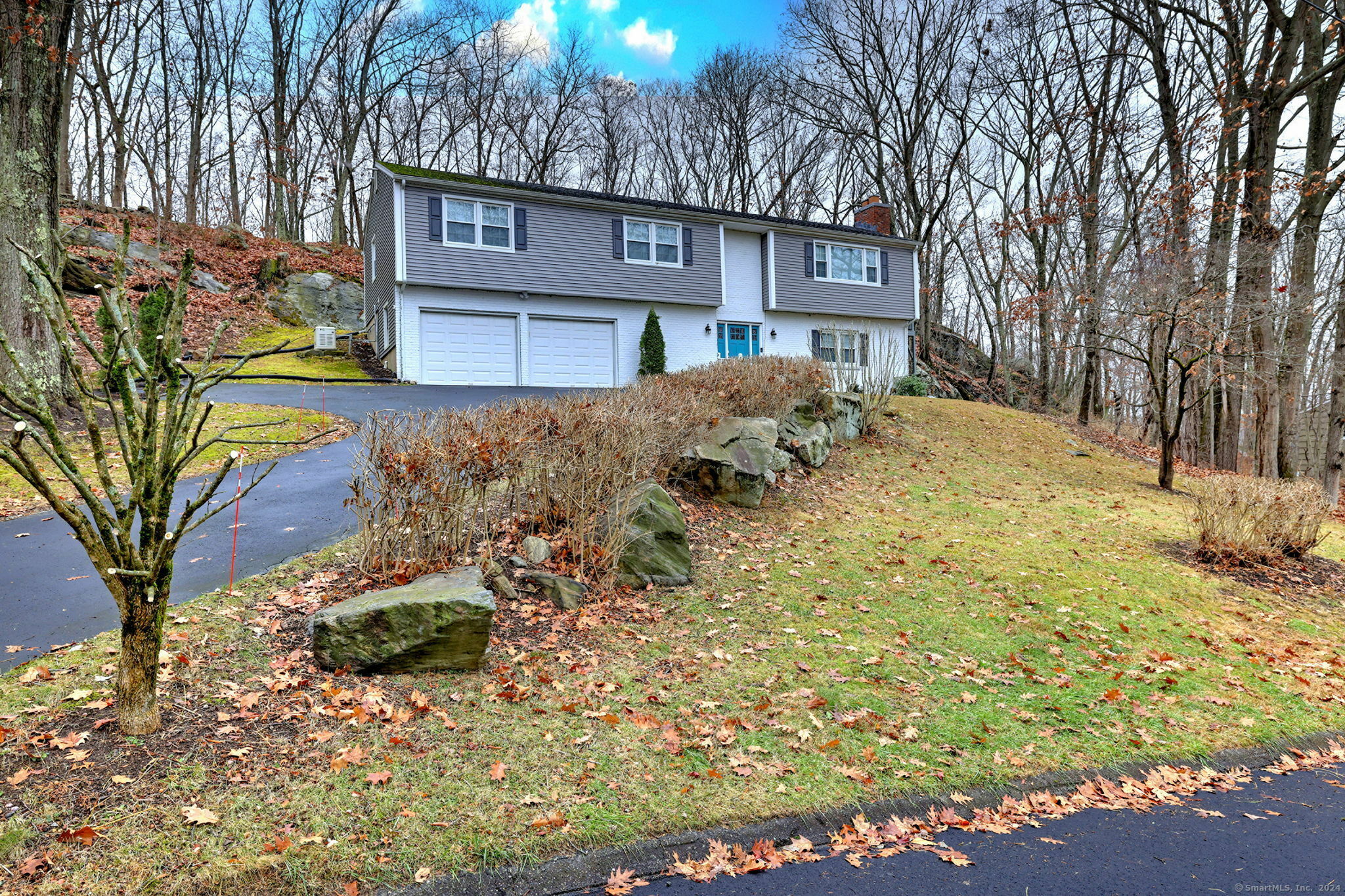 Property Photo:  826 Quarter Mile Road  CT 06477 