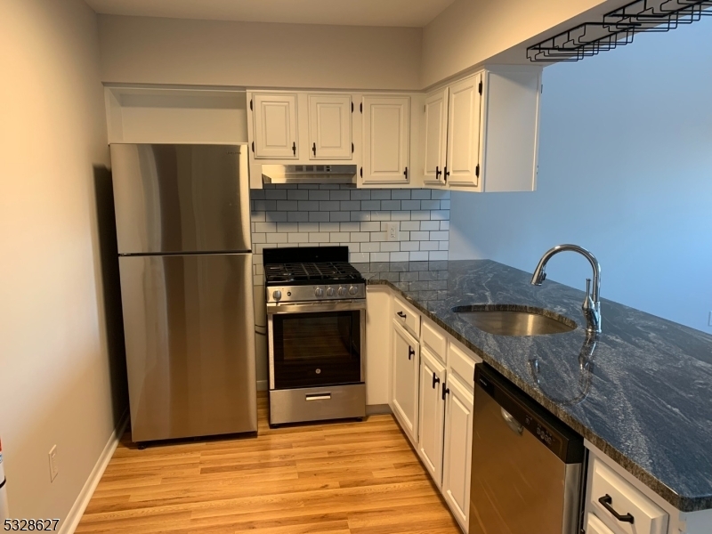 Property Photo: 2 Stowe Ct 6 NJ 07462