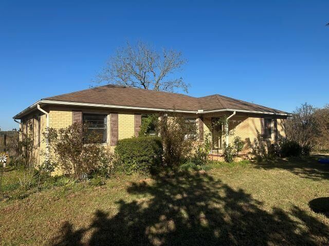 Property Photo:  729 Rosehill  TX 75975 