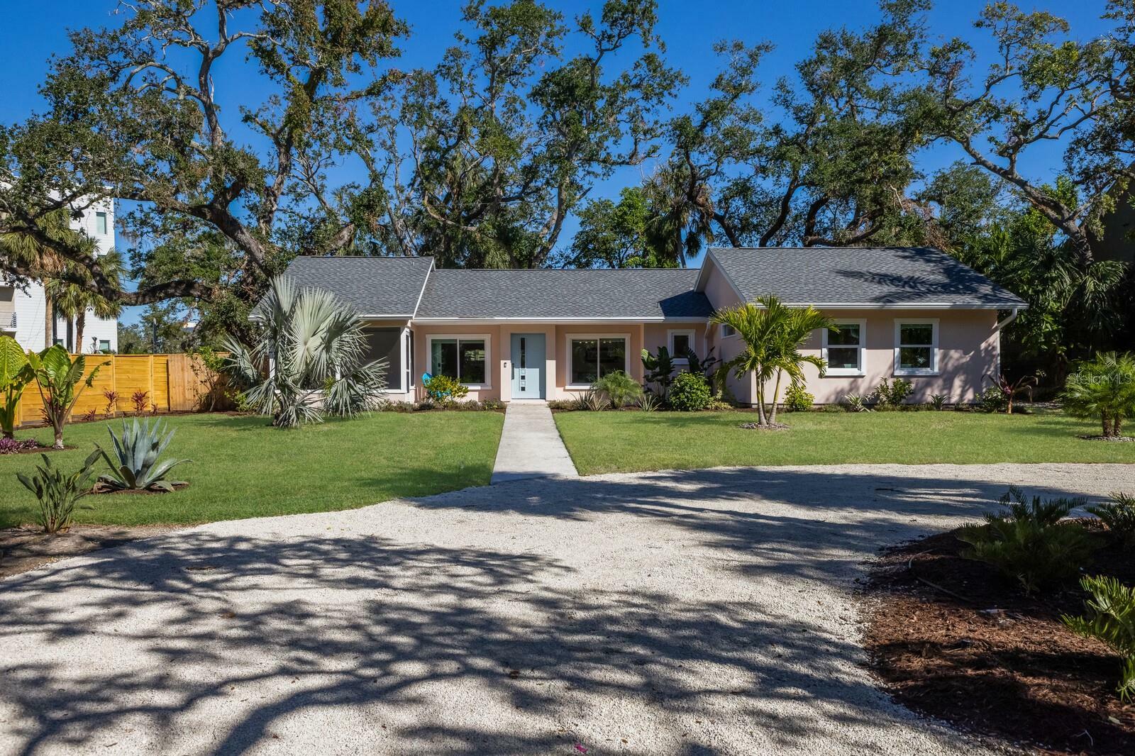 Property Photo: 1155 Tahiti Parkway FL 34236