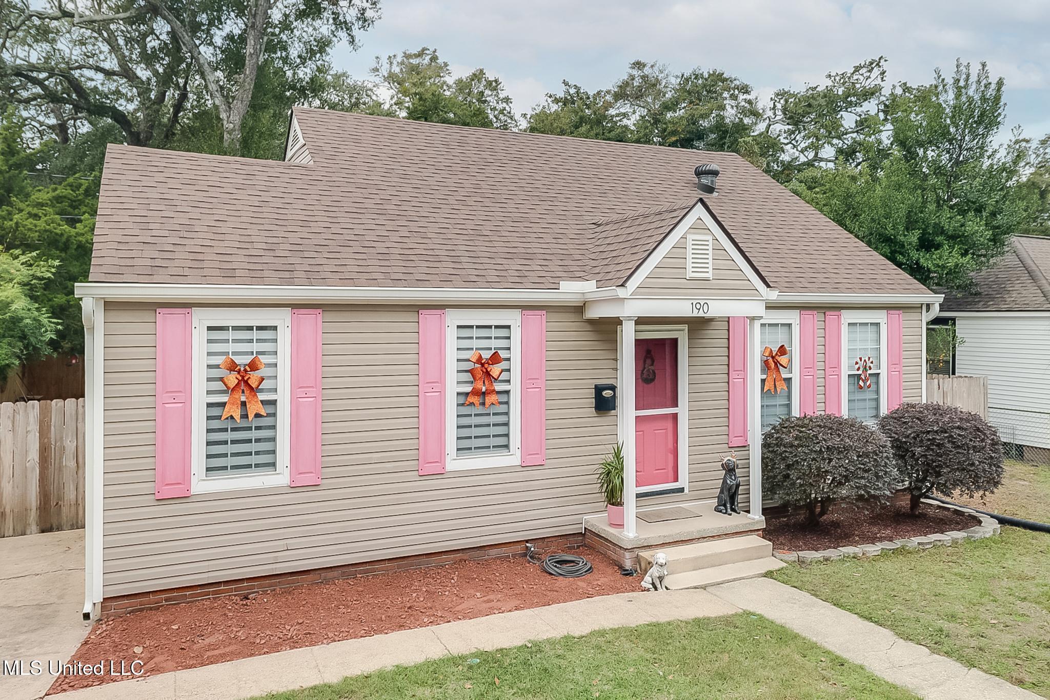 Property Photo:  190 Keesler Circle  MS 39530 