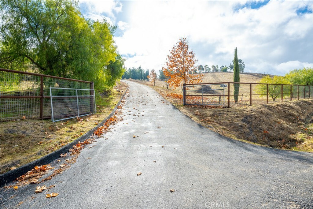 Property Photo:  3443 Sunburst Road  CA 93446 