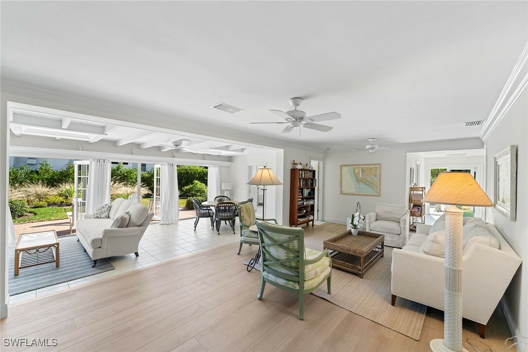 Property Photo: 2171 South Winds Drive FL 34102