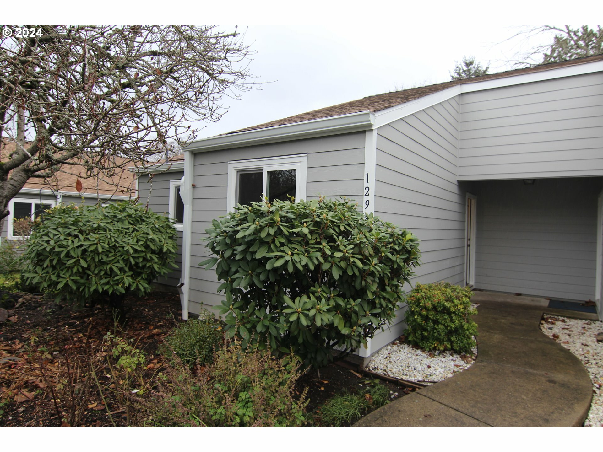 Property Photo:  2742 SE 138th Ave 129  OR 97236 