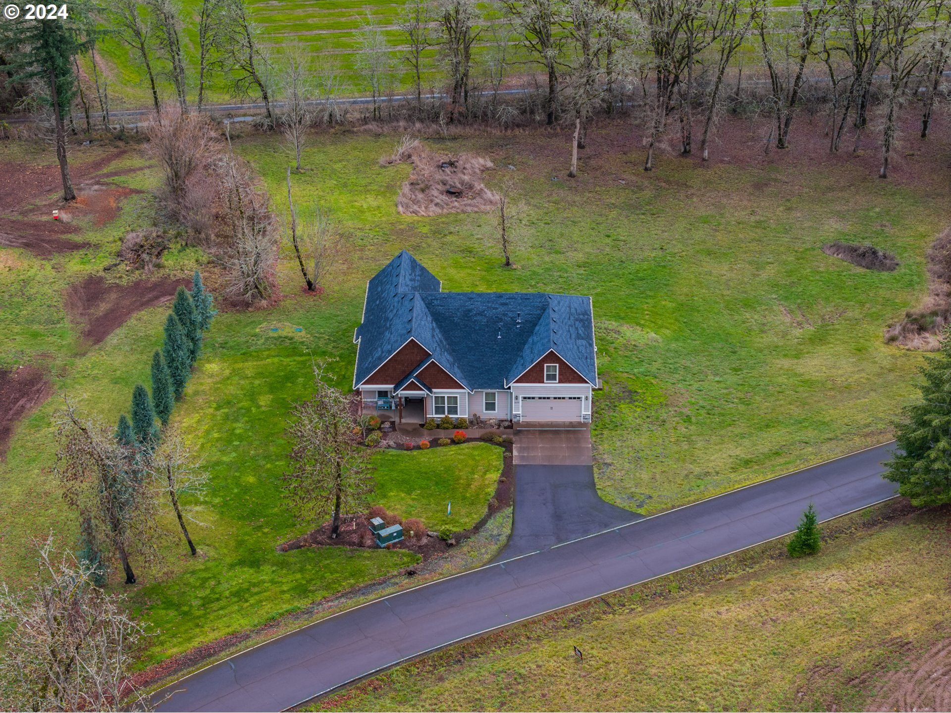 Property Photo: 36999 Victory Dr OR 97355
