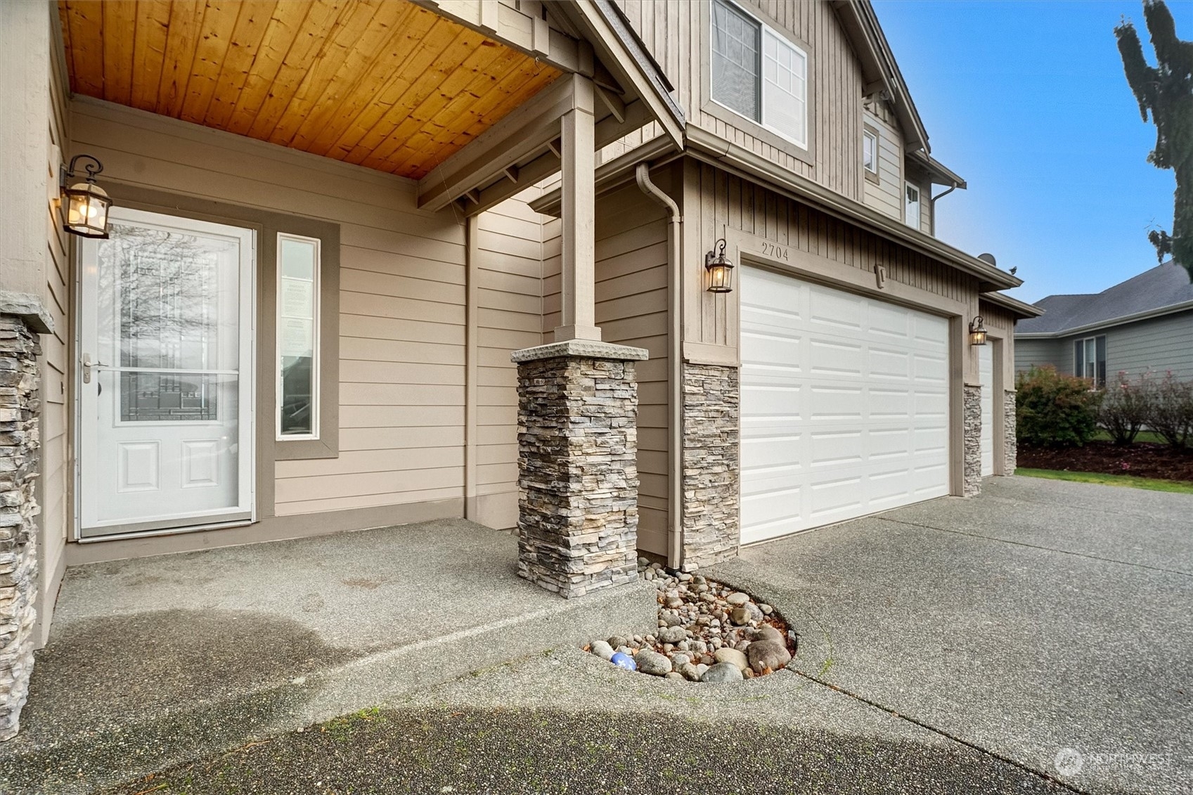 Property Photo:  2704  216th Avenue Ct E  WA 98391 