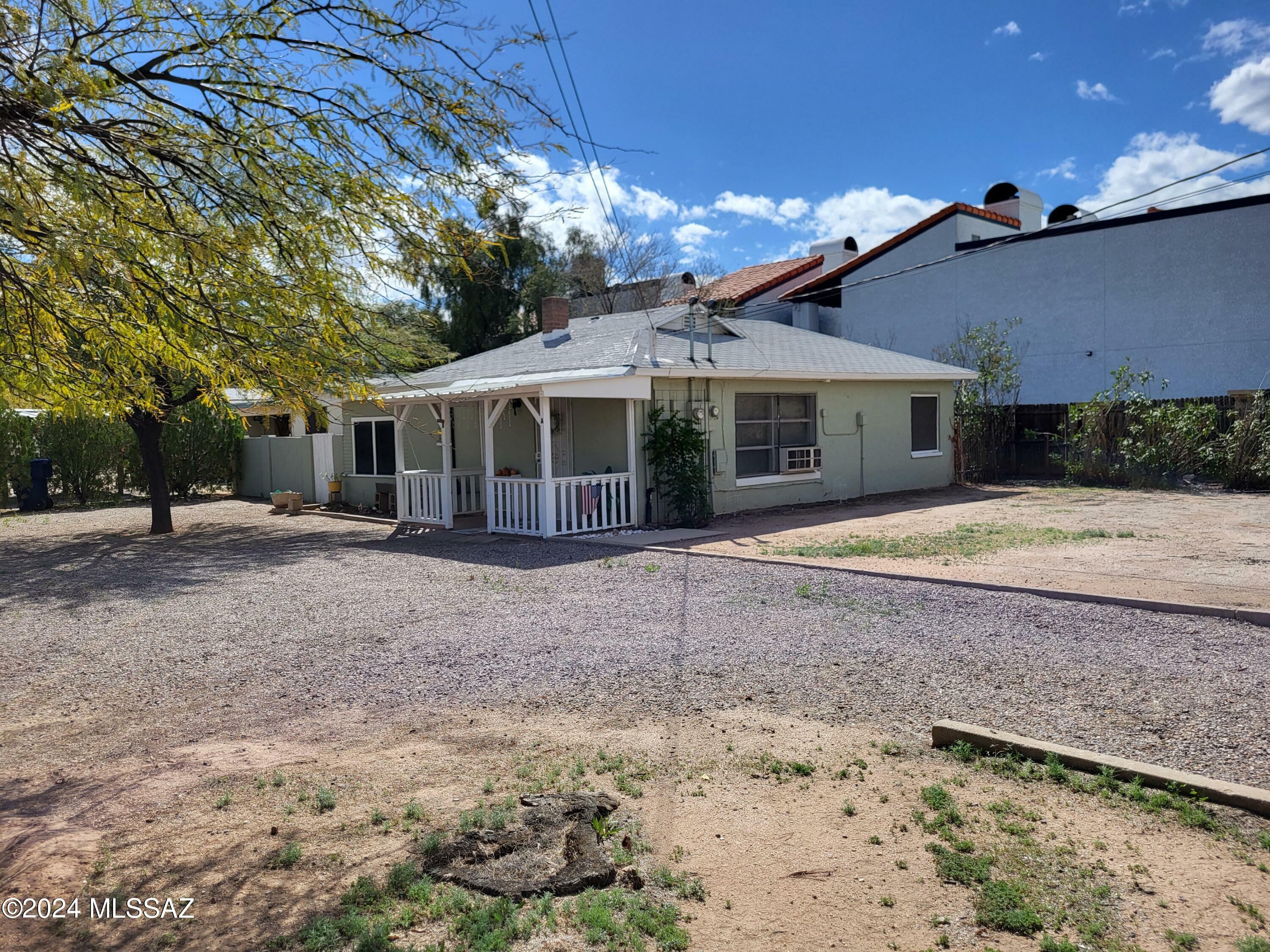 Property Photo:  321 W Pastime Road  AZ 85705 