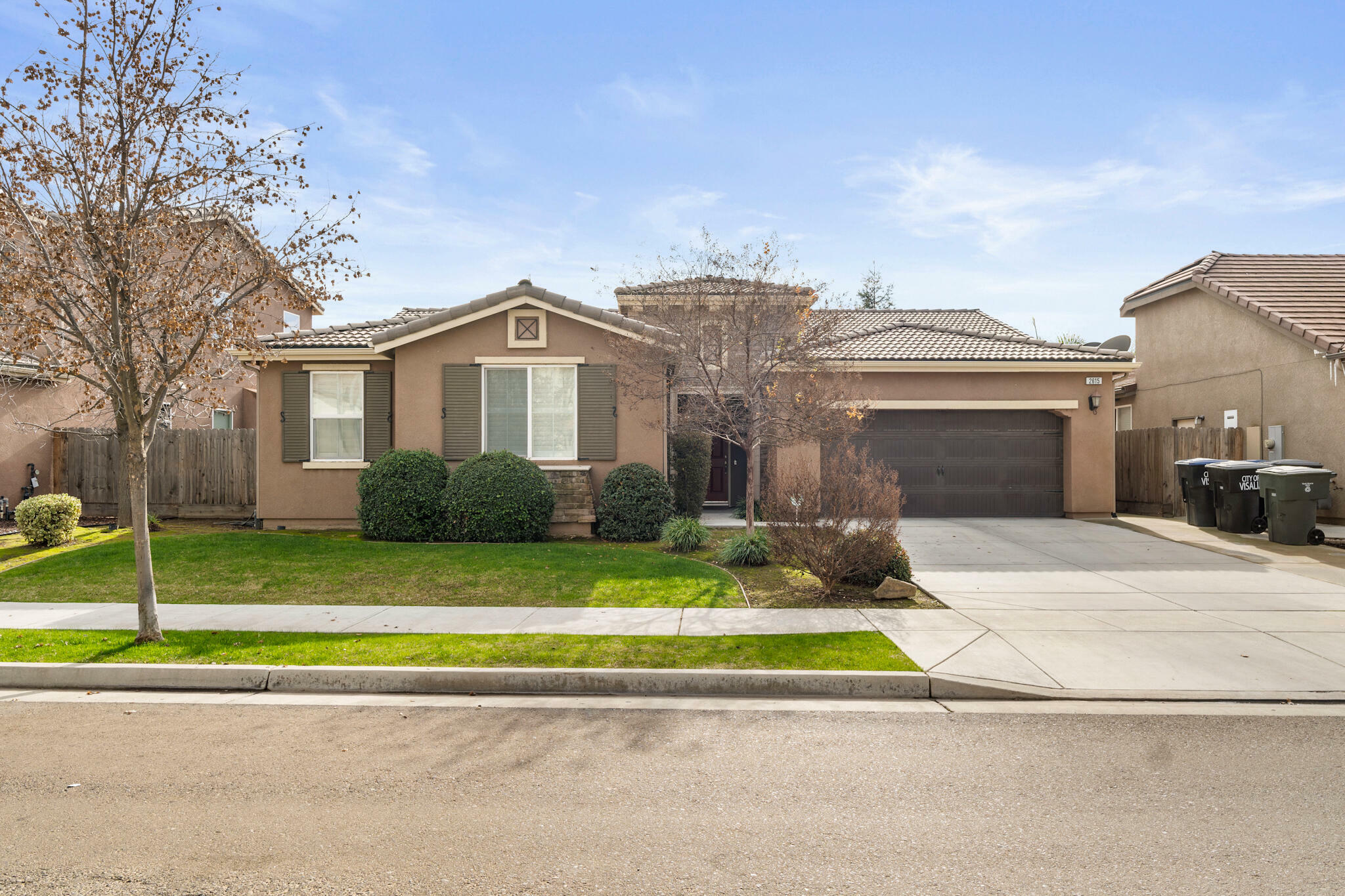 Property Photo:  2615 W Sady Court  CA 93291 