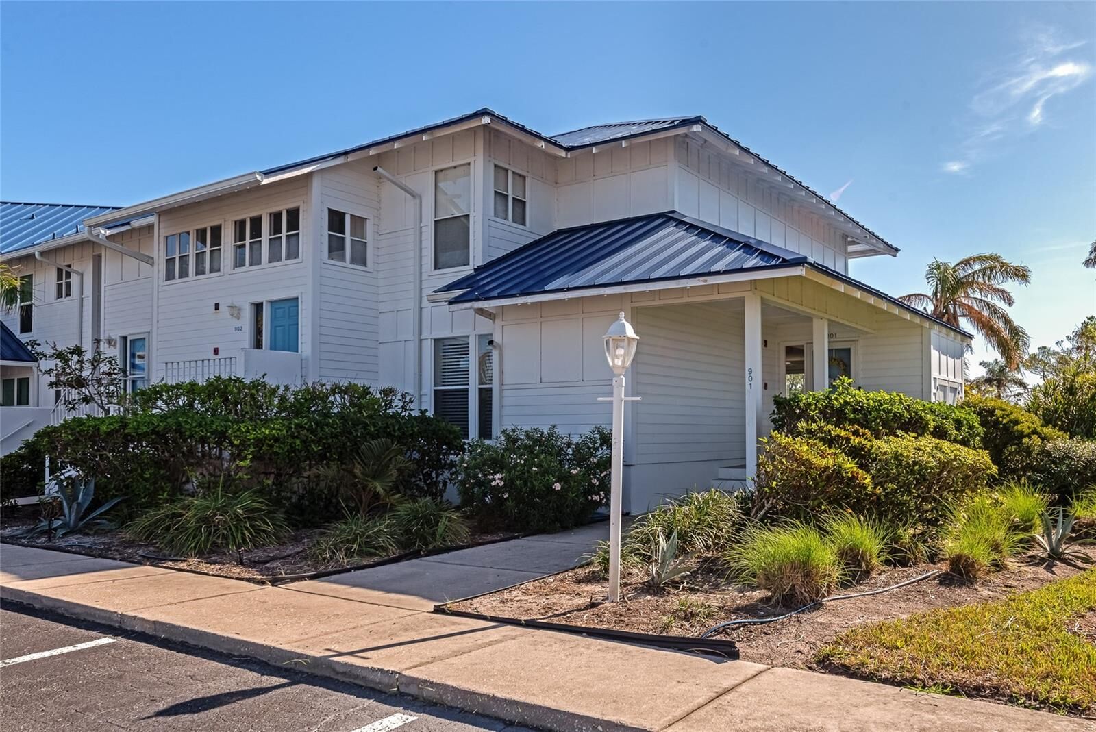 Property Photo: 901 Sandpiper Circle 901 FL 34209