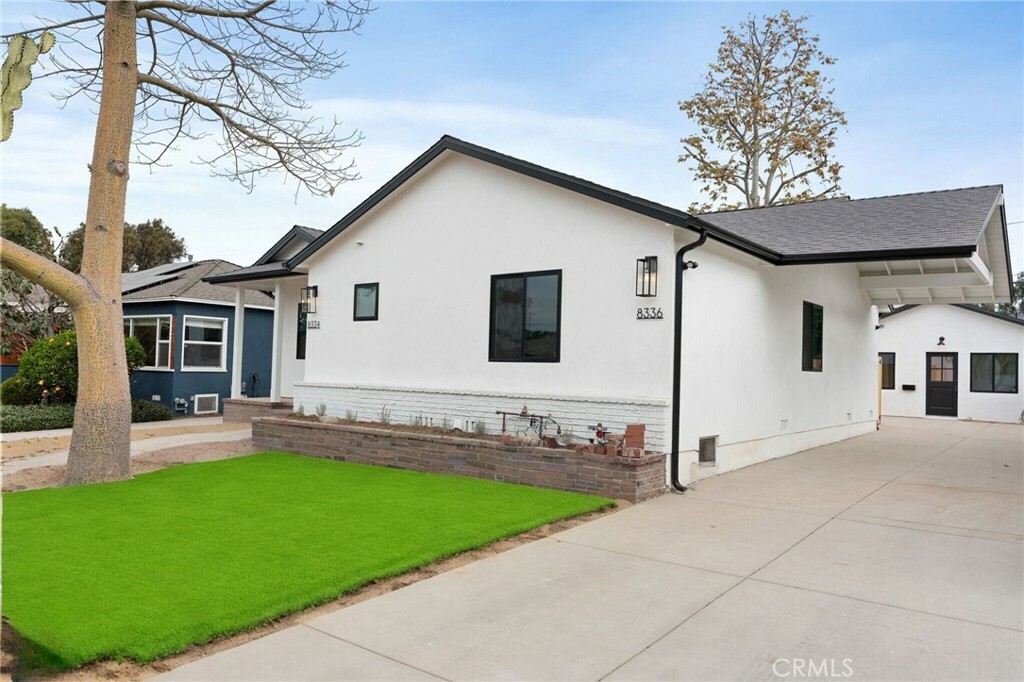 Property Photo:  8334 Winsford Avenue  CA 90045 