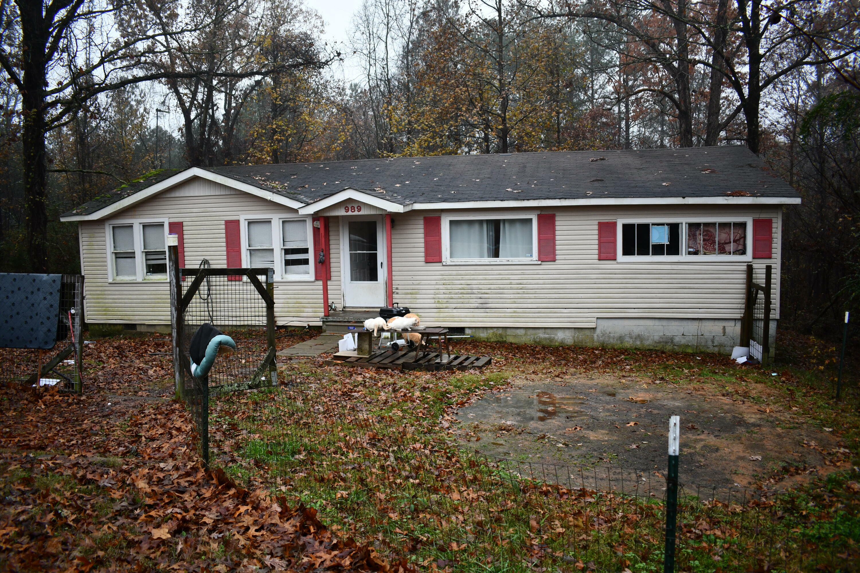 Property Photo:  989 Road 1389  MS 38866 