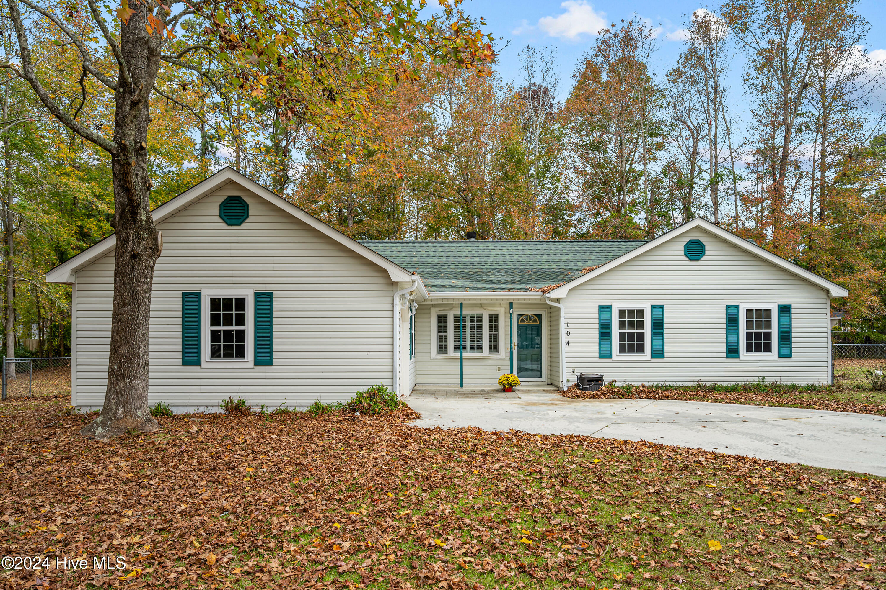 Property Photo: 104 Donna Court NC 28539