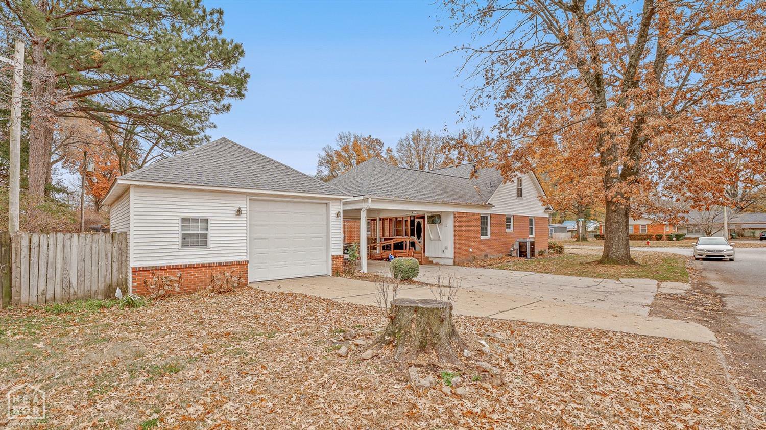 Property Photo:  1620 Willow Street  AR 72315 