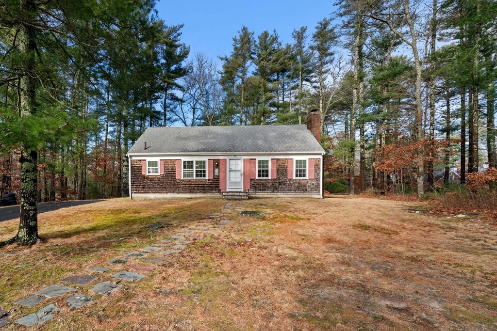 Property Photo:  2 Massasoit Way  MA 02739 