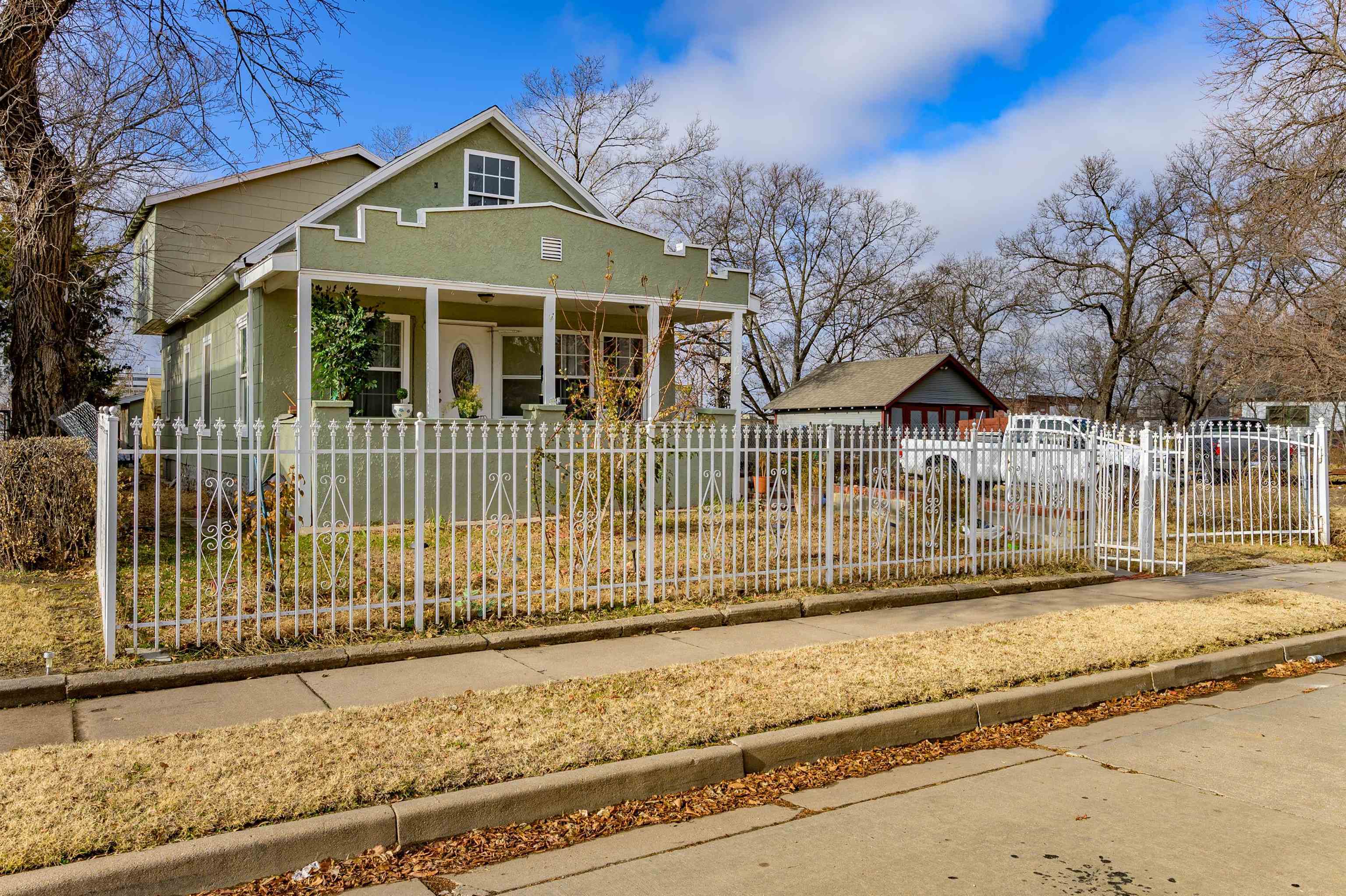 Property Photo:  919 N Wabash Ave  KS 67214 