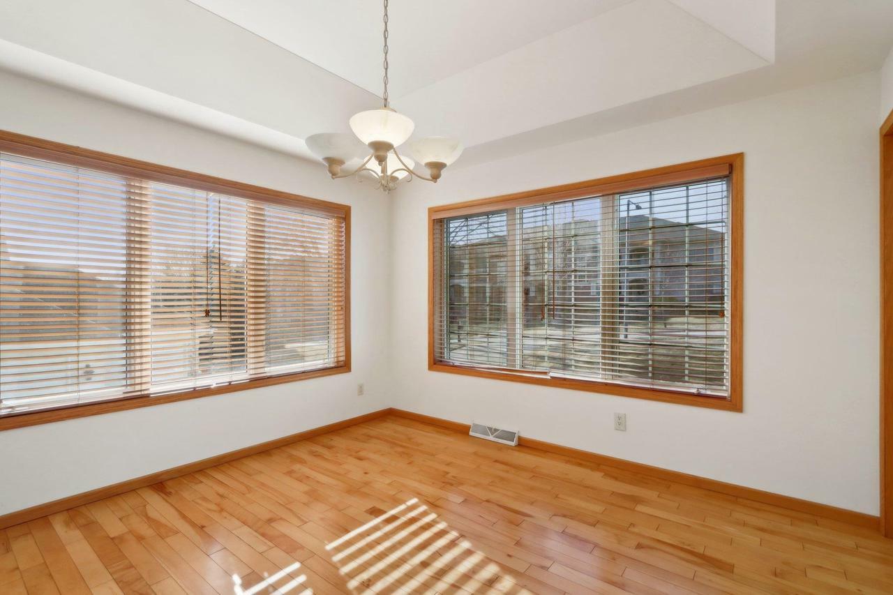 Property Photo:  1805 Maplecrest Drive  WI 53593 