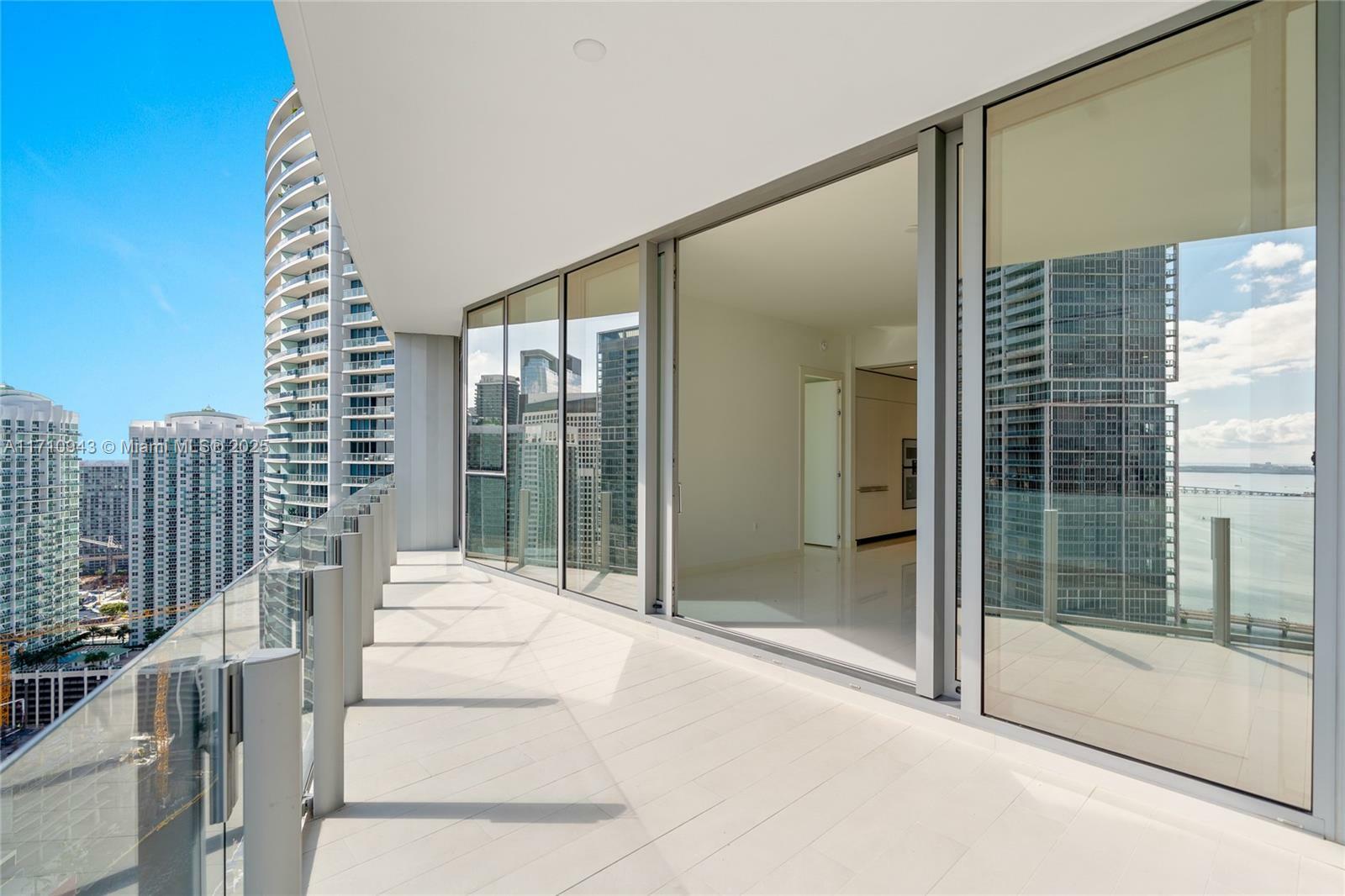 Property Photo:  300 Biscayne Blvd Way 3506  FL 33131 