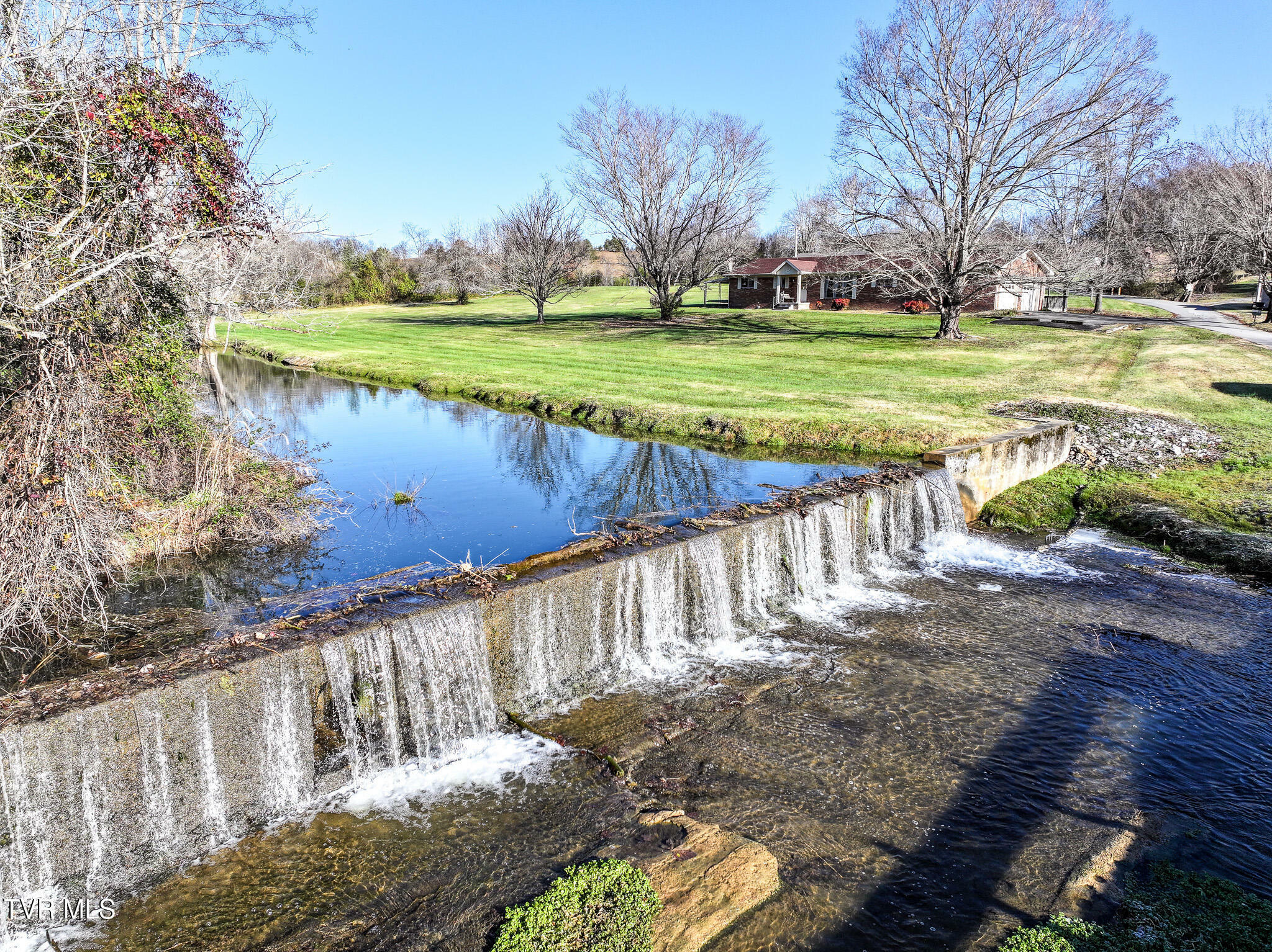 Property Photo:  67 Rainbrook Lane  TN 37681 