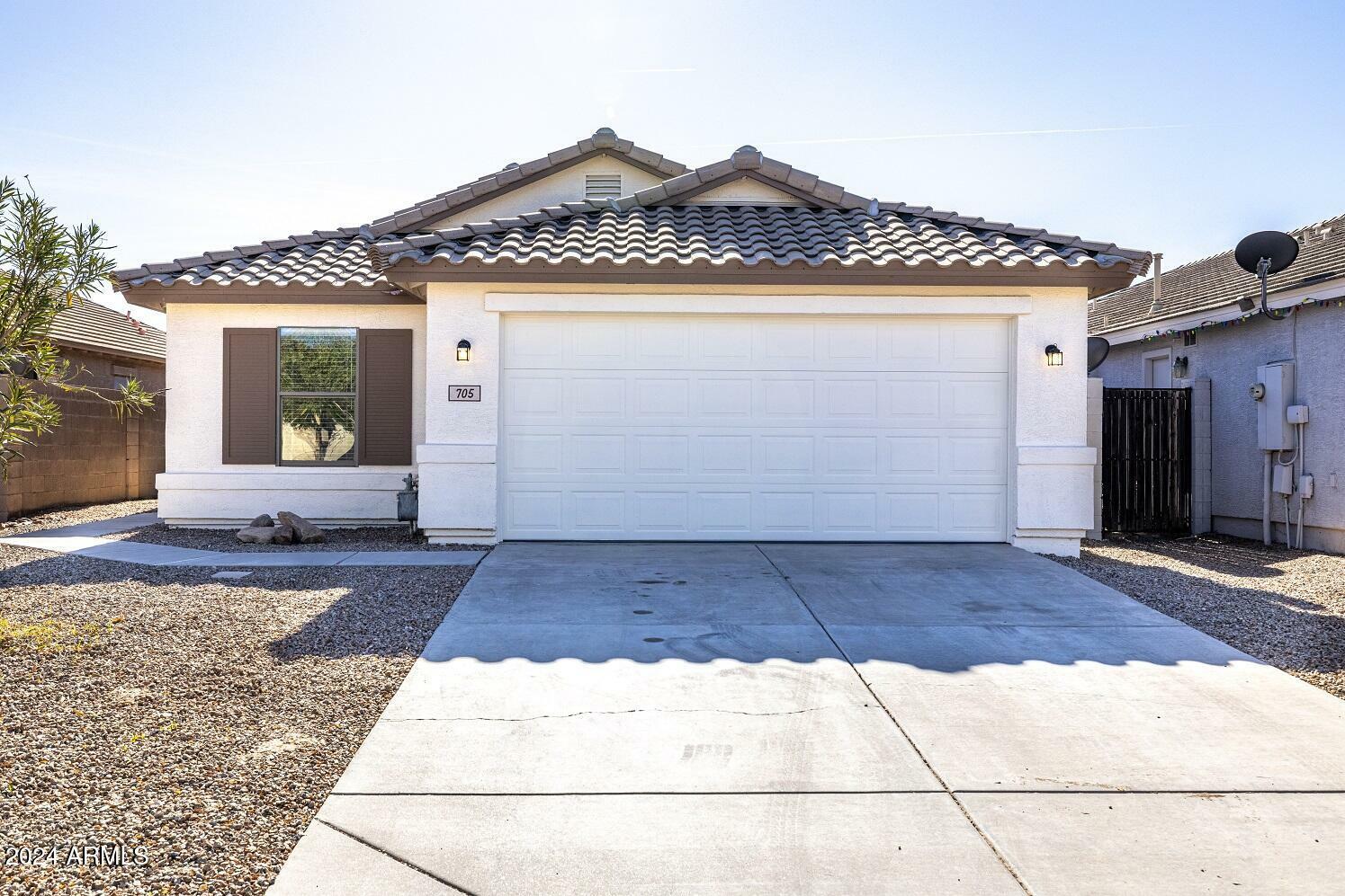 Property Photo:  705 E Kelsi Avenue  AZ 85140 