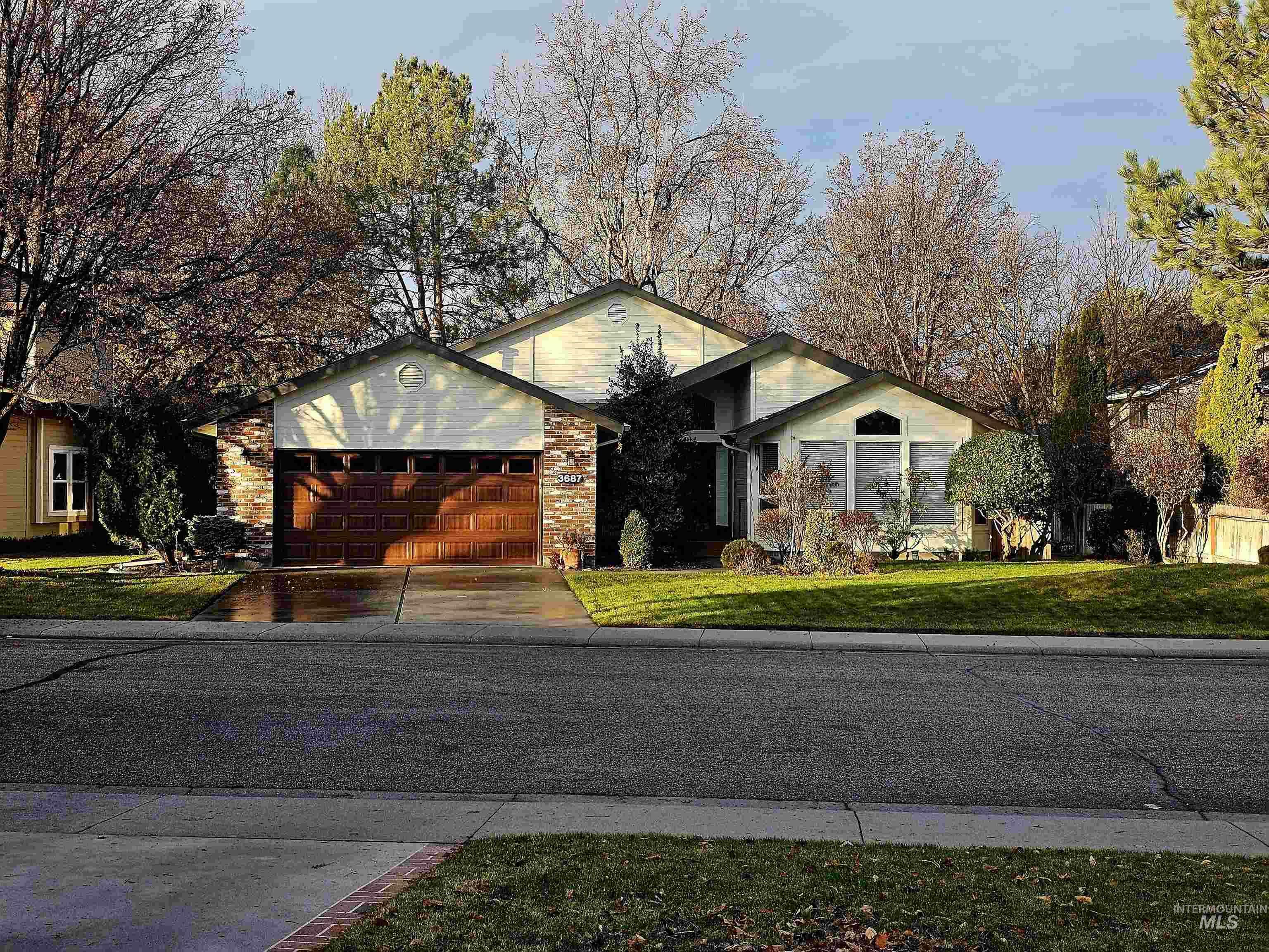 Property Photo:  3687 S Crosspoint Avenue  ID 83706 