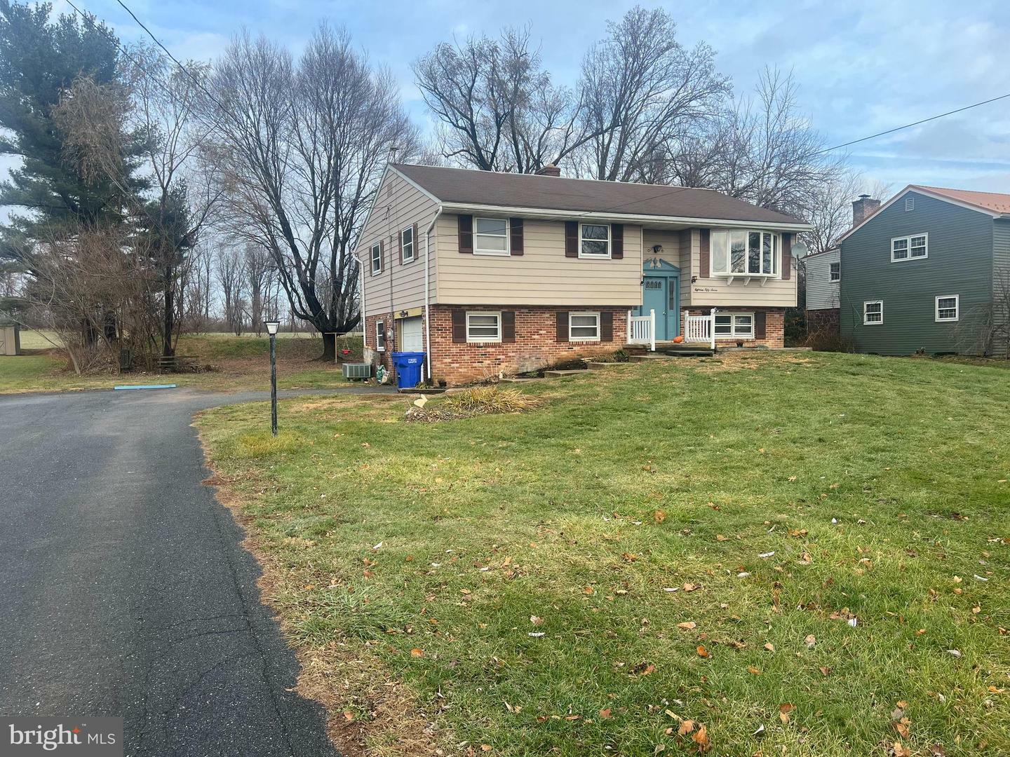 1857 Rockvale Road  Lancaster PA 17602 photo