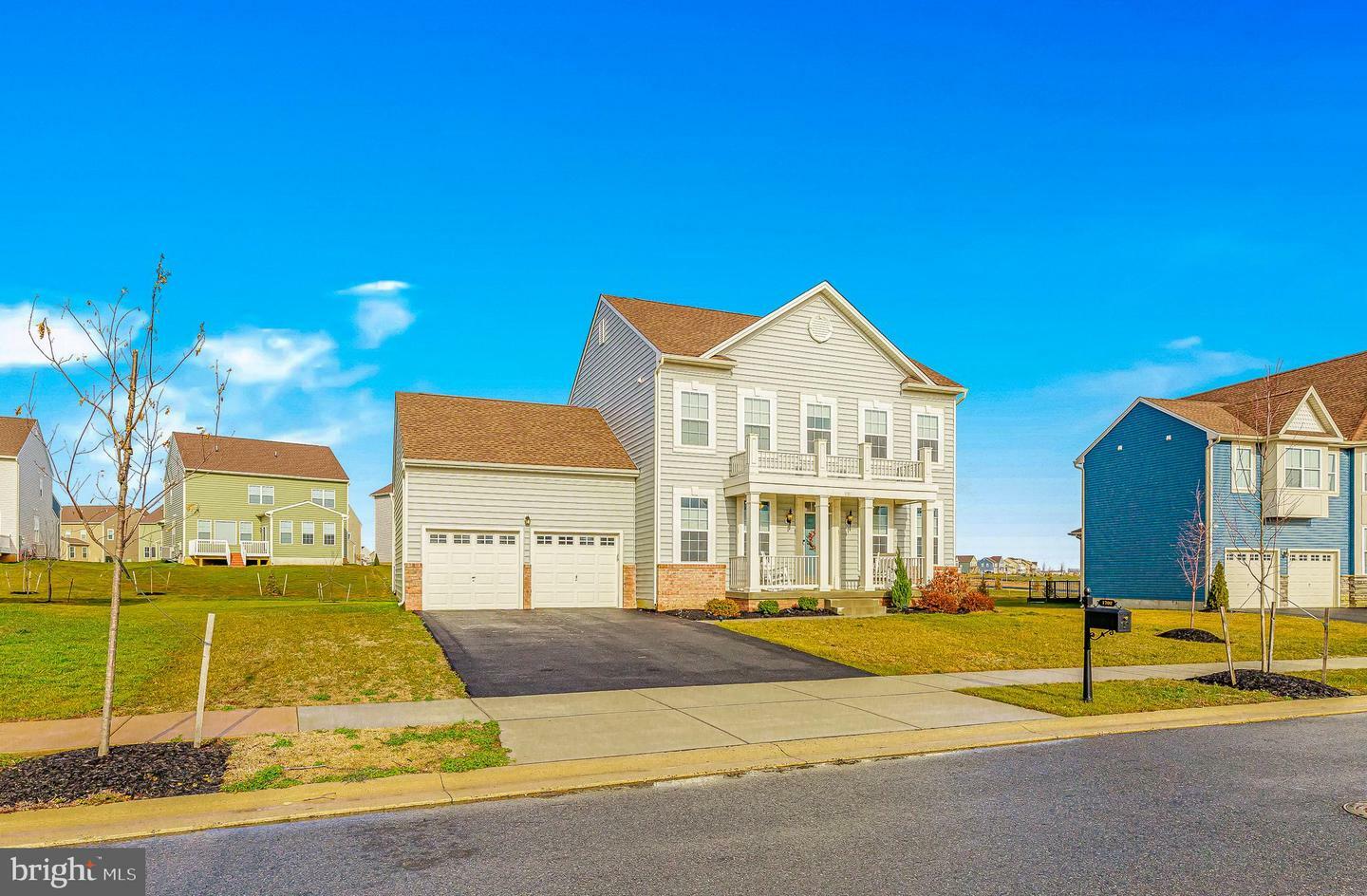 Property Photo:  1702 Lord Tennyson Place  DE 19709 